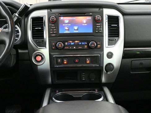Used 2017 Nissan Titan SV RWD image 31
