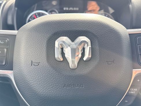 Used 2022 RAM 3500 Big Horn image 33