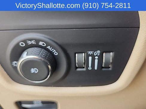 Used 2021 Jeep Grand Cherokee L Limited image 12