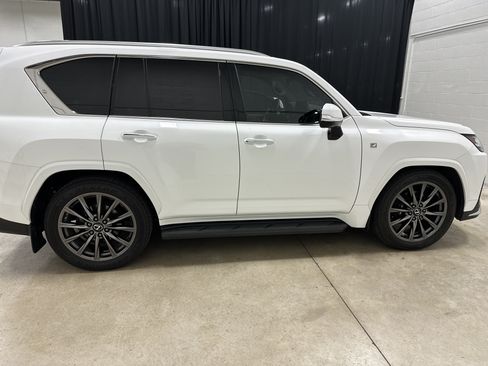 Used 2024 Lexus LX 600 F Sport AWD/4WD image 11