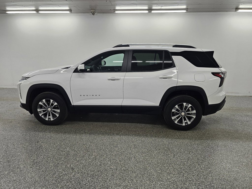 Used 2025 Chevrolet Equinox LT w/ Convenience Package II FWD image 9