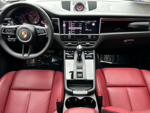Used 2023 Porsche Macan S image 6