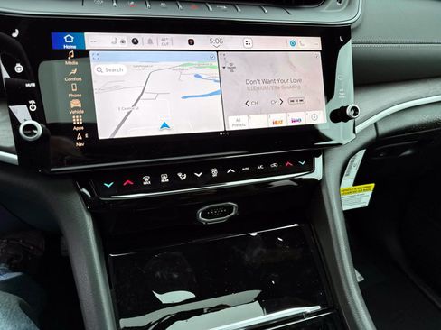 New 2026 Jeep Grand Cherokee Altitude image 15