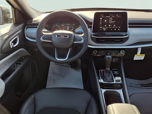 New 2026 Jeep Compass Latitude image 8