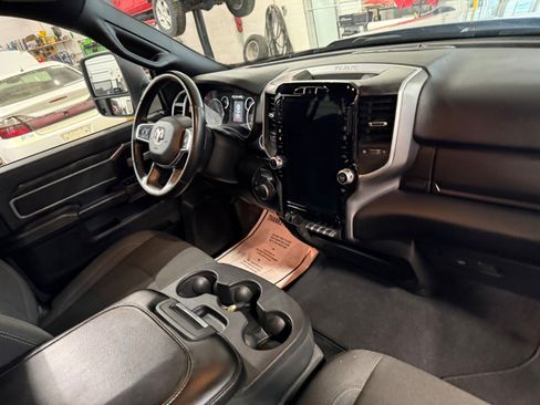 Certified 2024 RAM 2500 Big Horn w/ Night Edition AWD/4WD image 11