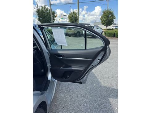 Used 2024 Toyota Camry XSE FWD image 13
