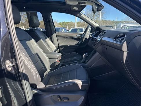 Certified 2023 Volkswagen Tiguan SEL R-Line image 30