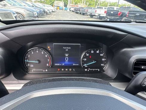 Used 2023 Ford Explorer XLT w/ Equipment Group 202A AWD/4WD image 12