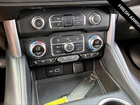 Used 2021 GMC Yukon SLT RWD image 16
