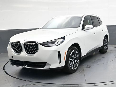 Used 2026 BMW X3 xDrive30 w/ Premium Package image 8