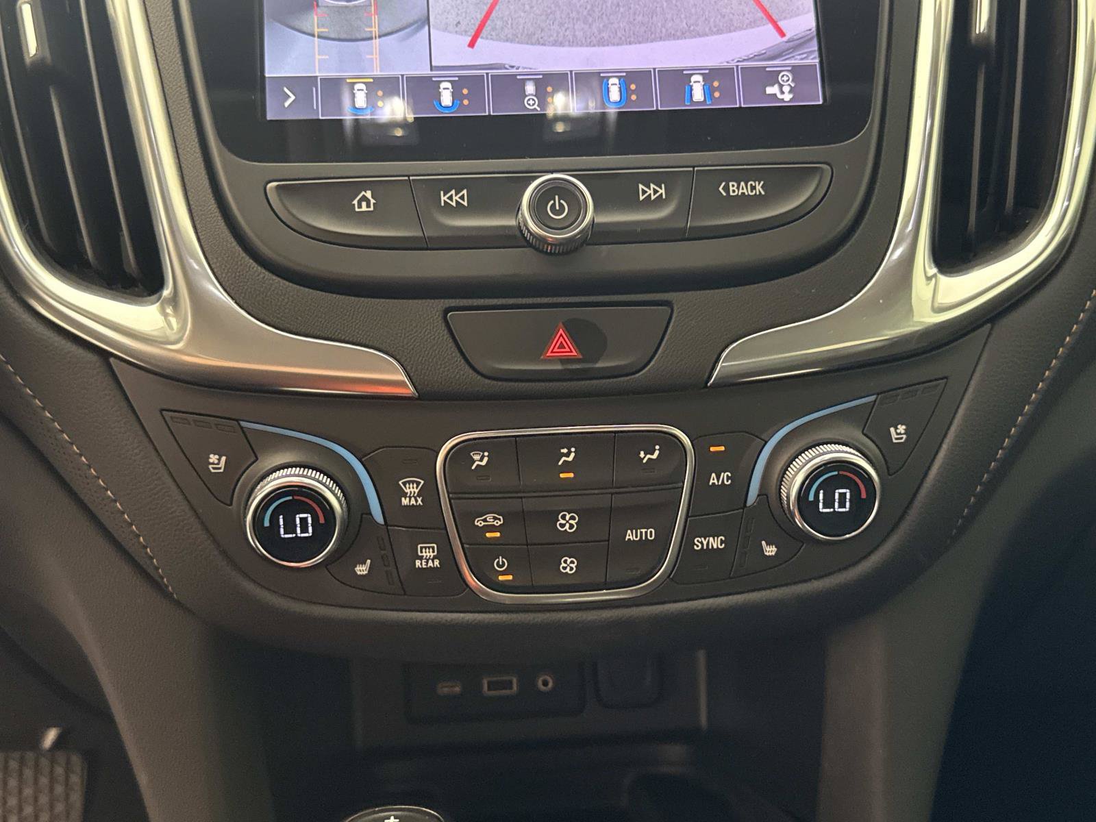 Used 2021 Chevrolet Equinox Premier FWD image 24