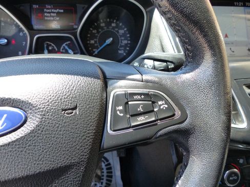Used 2017 Ford Focus Titanium FWD image 28