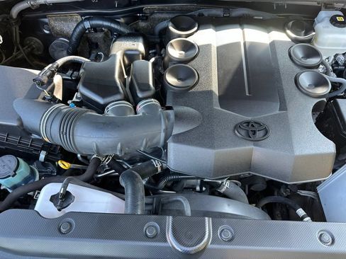 Used 2023 Toyota 4Runner SR5 AWD/4WD image 28
