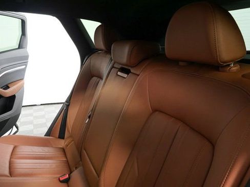 Certified 2022 Audi e-tron Premium image 22