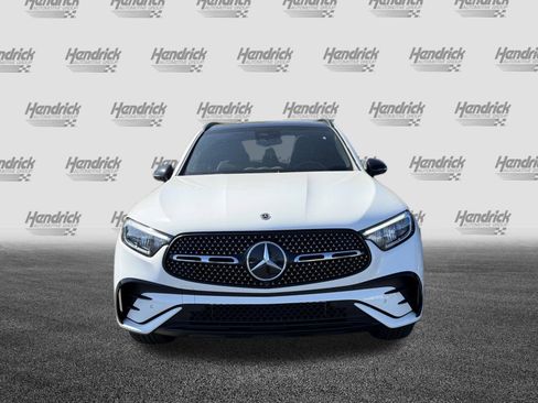 Used 2025 Mercedes-Benz GLC 300 4MATIC image 3