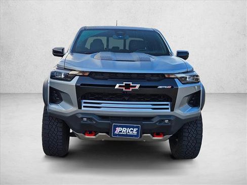 Used 2024 Chevrolet Colorado ZR2 w/ ZR2 Convenience Package III AWD/4WD image 2