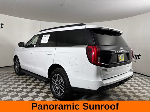 Used 2025 Ford Expedition Active AWD/4WD image 7