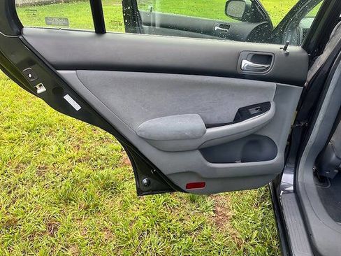 Used 2007 Honda Accord SE image 16
