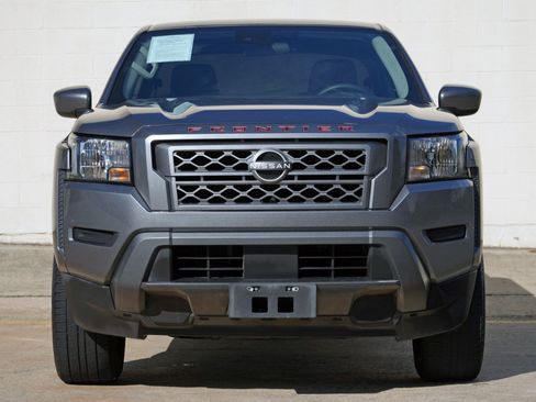 Used 2022 Nissan Frontier SV RWD image 6