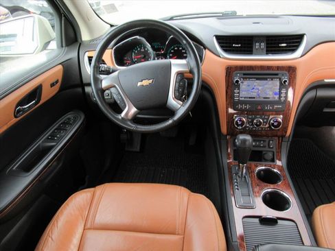 Used 2014 Chevrolet Traverse LTZ image 13