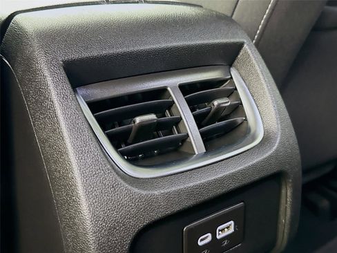 Used 2023 Chevrolet Blazer LT image 23