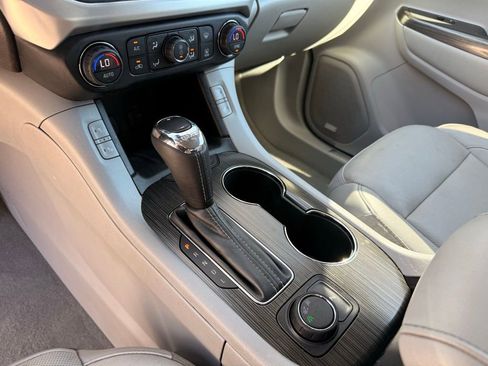 Used 2018 GMC Acadia SLT image 13