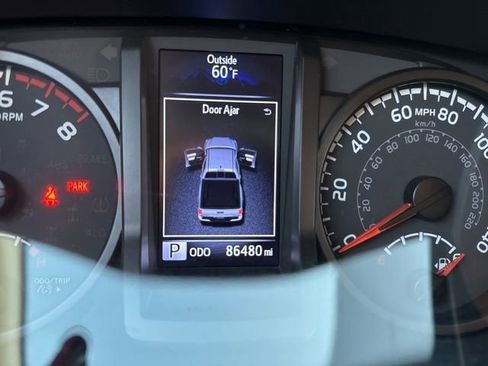 Used 2020 Toyota Tacoma SR AWD/4WD image 5