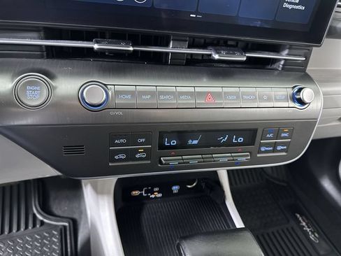 Used 2025 Hyundai Kona SEL AWD/4WD image 17