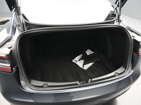 Used 2023 Tesla Model 3 Standard Range image 30