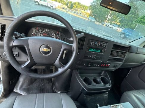 Used 2015 Chevrolet Express 2500 RWD image 7
