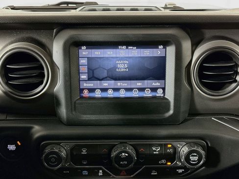 Used 2023 Jeep Wrangler Unlimited AWD/4WD image 19