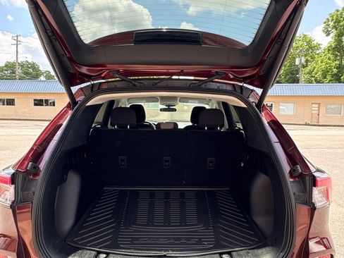 Used 2021 Ford Escape SE w/ SE Sport Appearance Package FWD image 9