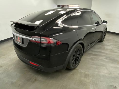Used 2018 Tesla Model X 75D image 6
