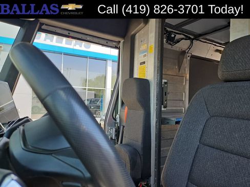Used 2024 Chevrolet Brightdrop 600 AWD/4WD image 21