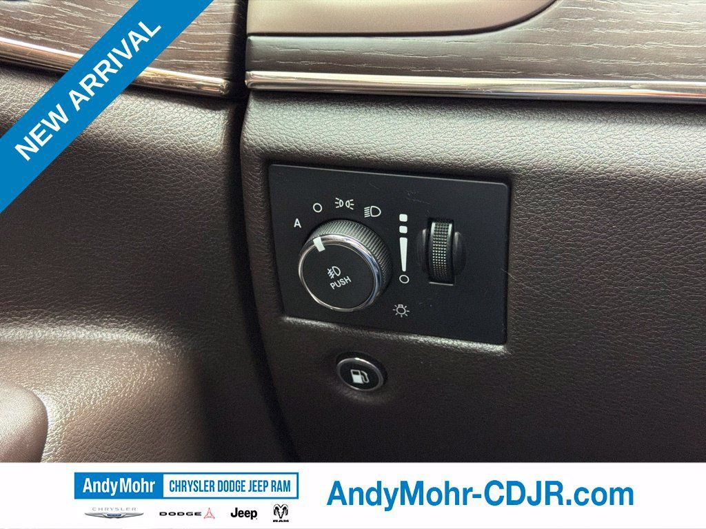 Used 2016 Jeep Grand Cherokee Summit AWD/4WD image 30