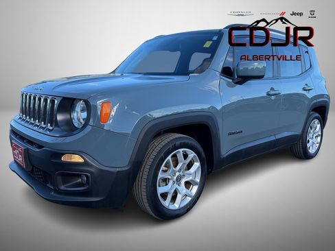 Used 2018 Jeep Renegade Latitude w/ Popular Equipment Group image 2