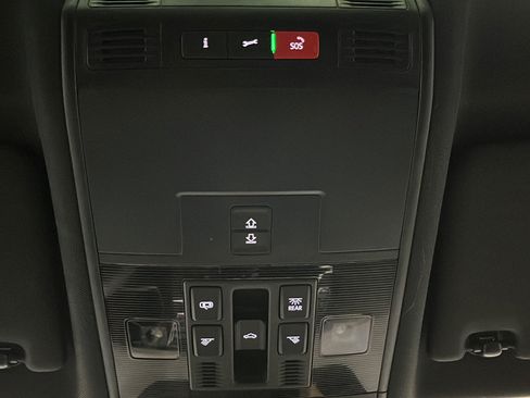 Used 2024 Volkswagen Tiguan SEL R-Line AWD/4WD image 34