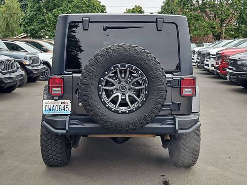 Certified 2017 Jeep Wrangler Unlimited Sahara AWD/4WD image 6