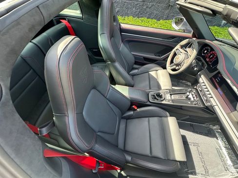 Certified 2025 Porsche 911 Targa 4 GTS AWD/4WD image 41