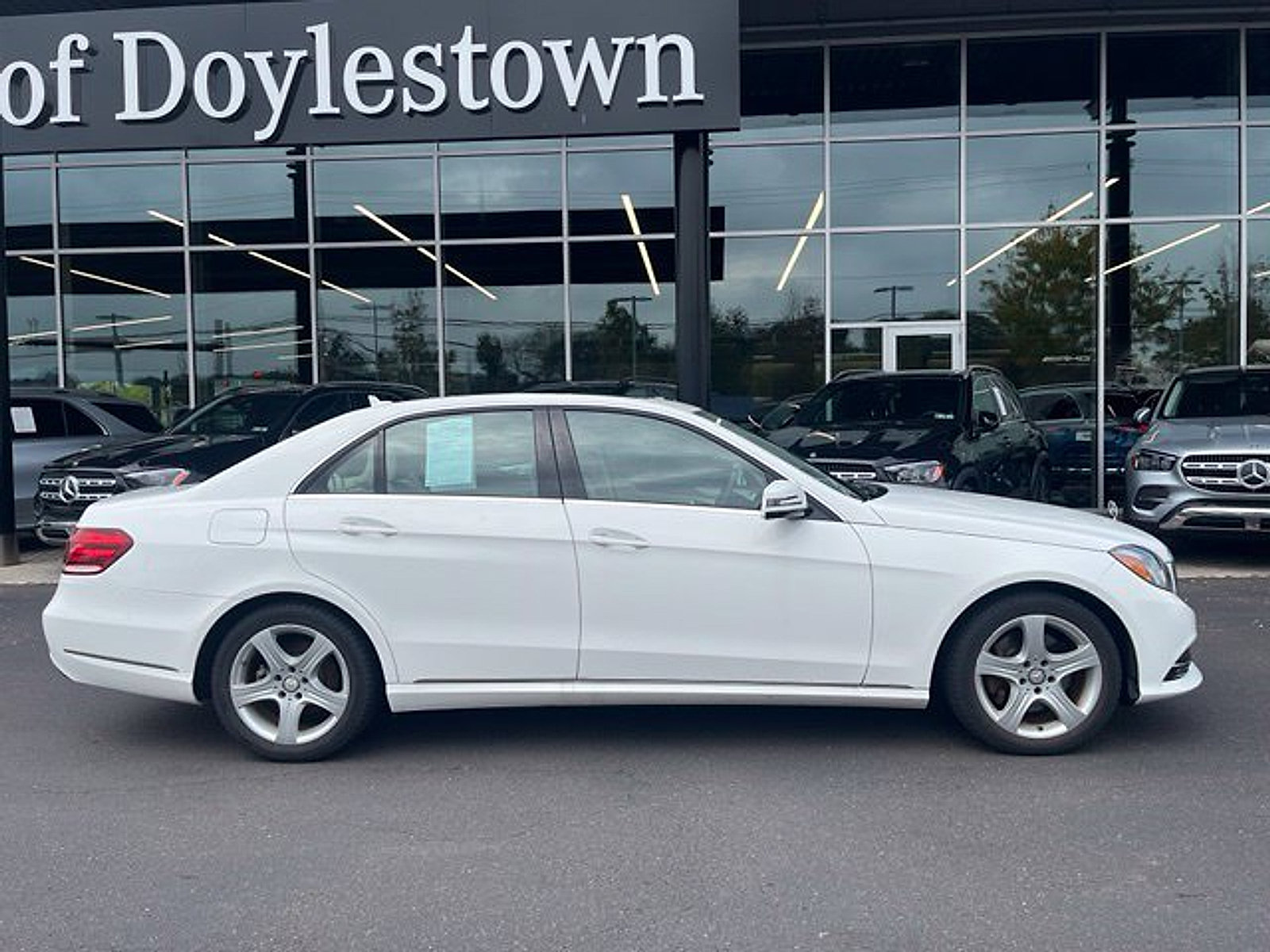 Used 2015 Mercedes-Benz E 350 4MATIC Sedan image 10
