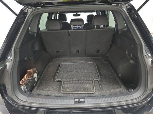 Used 2020 Volkswagen Tiguan SE R-Line image 10