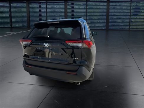 Used 2024 Toyota RAV4 XLE Premium image 8