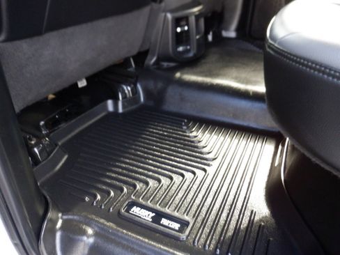 Used 2021 RAM 2500 Tradesman w/ Chrome Appearance Group image 12