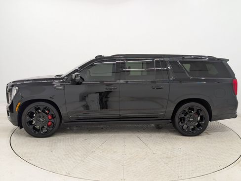 Used 2025 GMC Yukon XL Denali Ultimate image 2