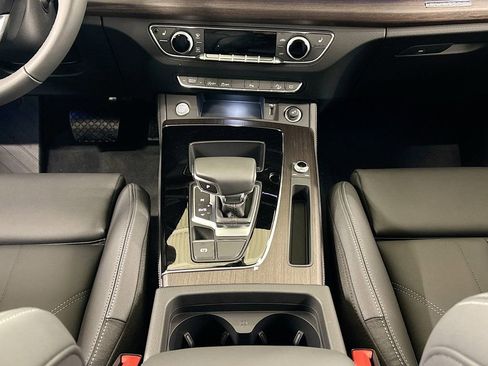 Used 2025 Audi Q5 2.0T Premium Plus w/ Premium Plus Package image 12