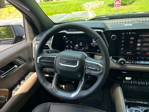 New 2026 GMC Canyon Denali w/ LPO, Denali Black Edition AWD/4WD image 27
