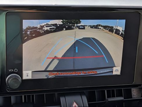 Used 2025 Toyota RAV4 XLE FWD image 18