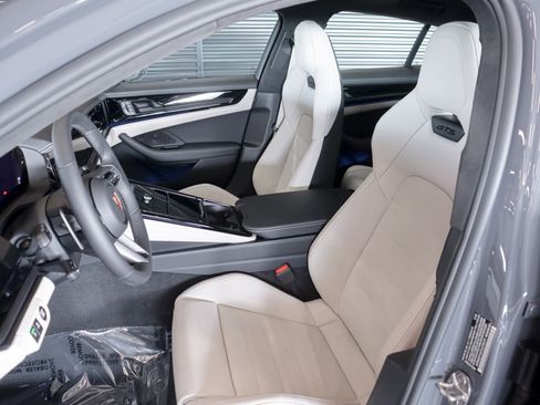 New 2026 Porsche Panamera GTS image 5