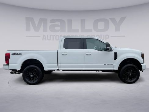Used 2022 Ford F250 Lariat w/ Black Appearance Package image 6
