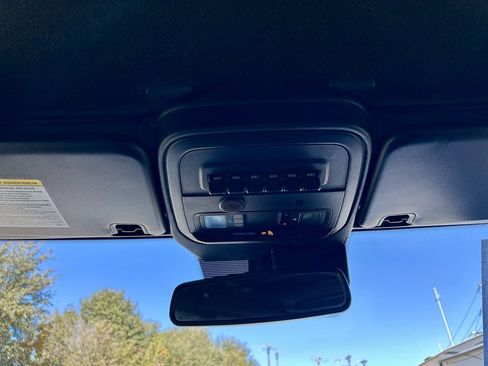 Used 2023 Ford Bronco Wildtrak image 26